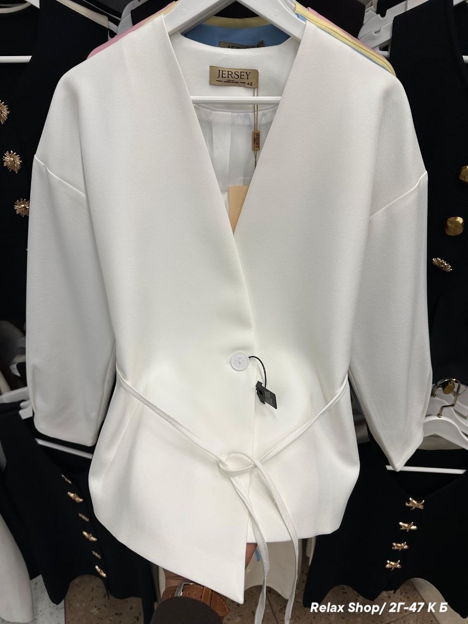 жакет,костюм с пиджаком,пиджак приталенный,пиджак женский,пиджак