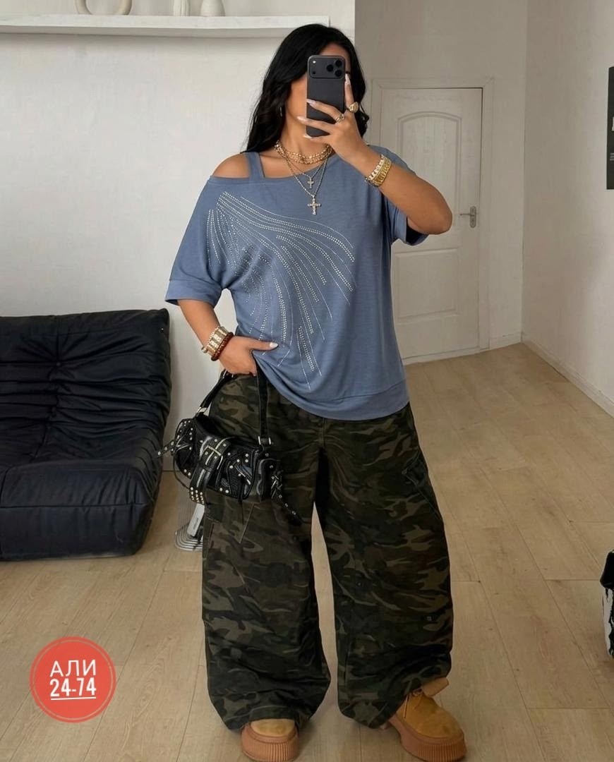 футболки женская,футболка со стразами женская,футболка на стиле oversize со стразами,футболка свободного кроя со стразами для женщин,футболка базовая со стразами оверсайз