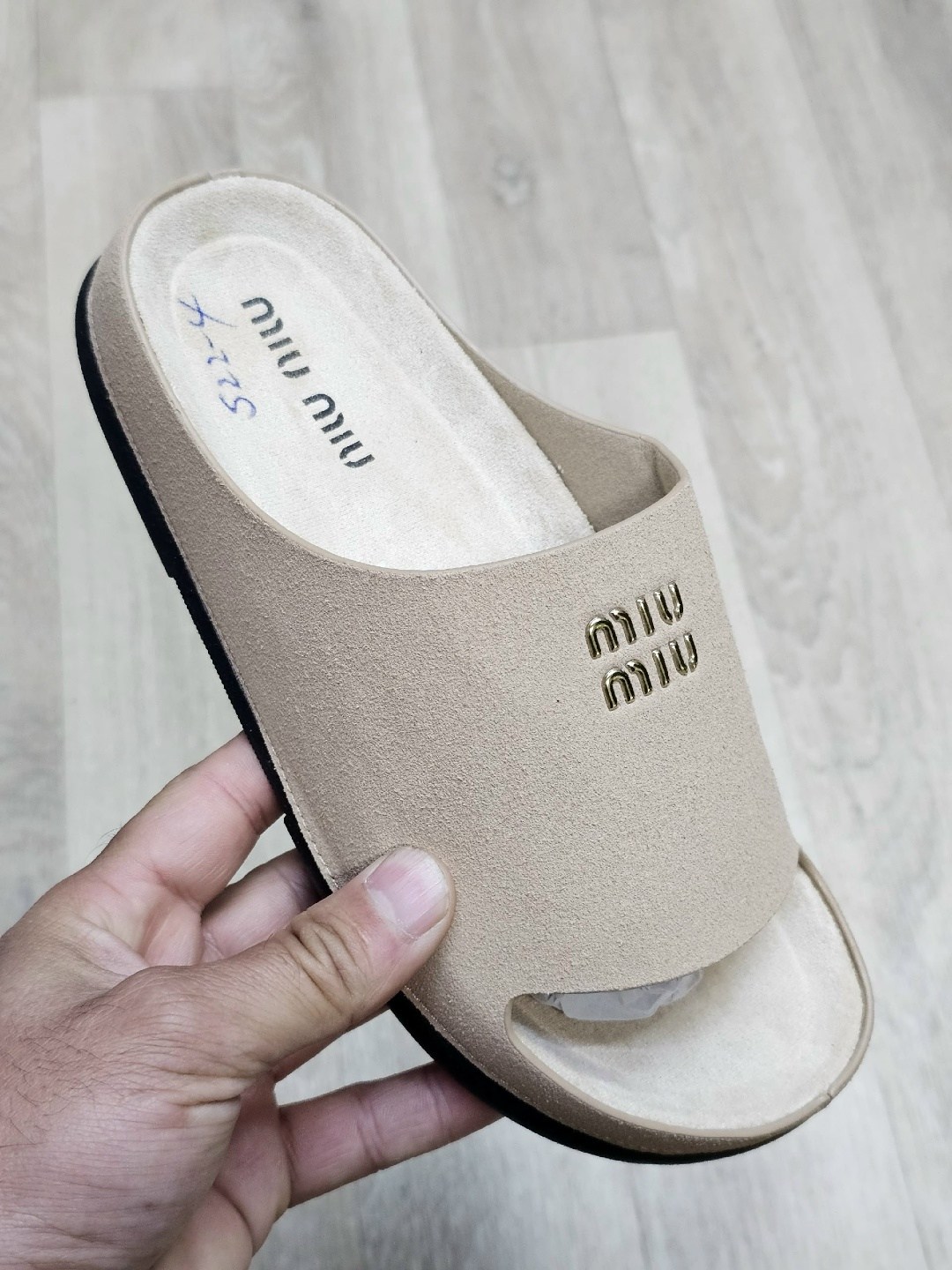 ,шлепанцы женские,женские тапки,тапочки модные,женские шлепки