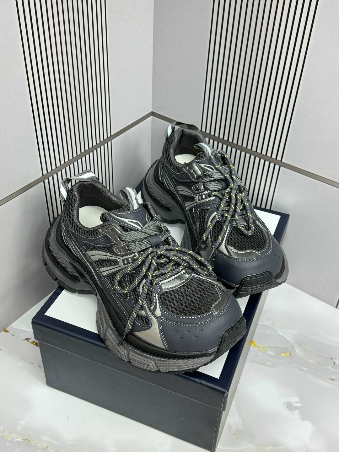 кроссовки женские balenciaga,balenciaga 10 xl кроссовки,кроссовки balenciaga,кроссовки balenciaga 3 xl,кроссовки баленсиага трек 2 чёрные