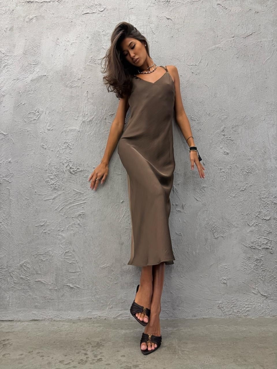 шелковое платье на бретелях,платье-комбинация,шелковое платье комбинация белое,платье комбинация на бретелях,белое шелковое платье на бретельках