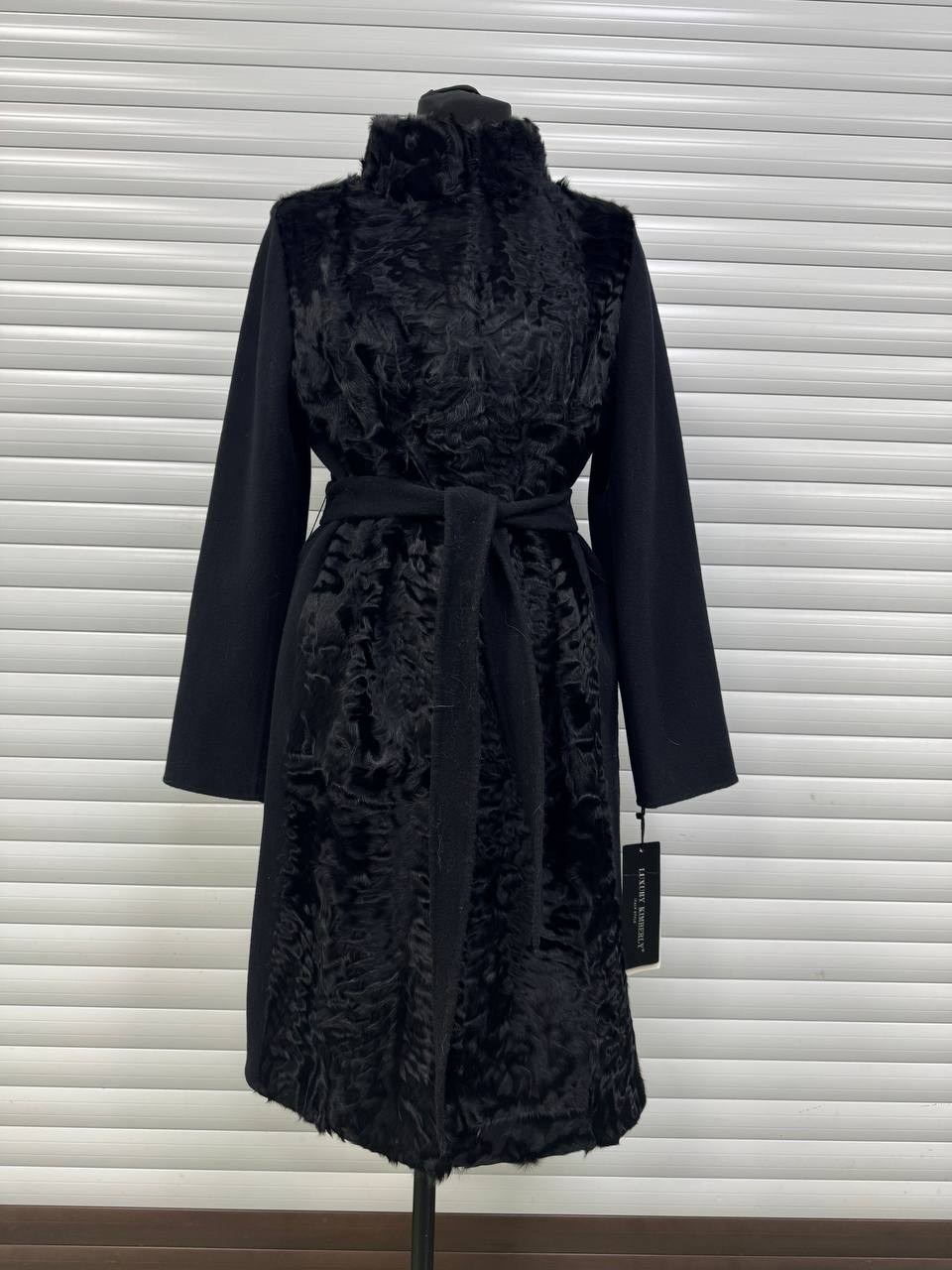 пальто из каракуля женское,шуба из каракуля,каракулевая шуба,пальто с каракулем,пальто с каракулевым воротником