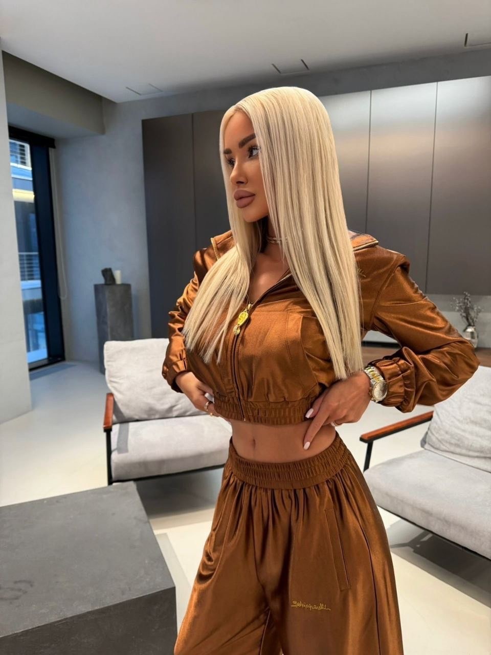 костюм велюровый,велюровый спортивный костюм,женский костюм,костюм спортивный женский,велюровый костюм женский