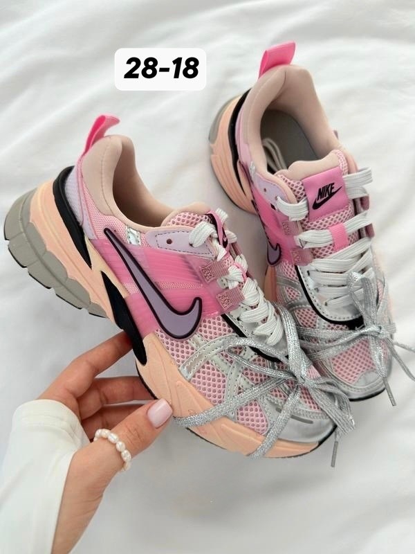 кроссовки для женщин nike initiator pink,кроссовки для бега v2k run женские с низким верхом розовые/серебристые nike,nike кроссовки для бега,кроссовки nike женские,кроссовки nike