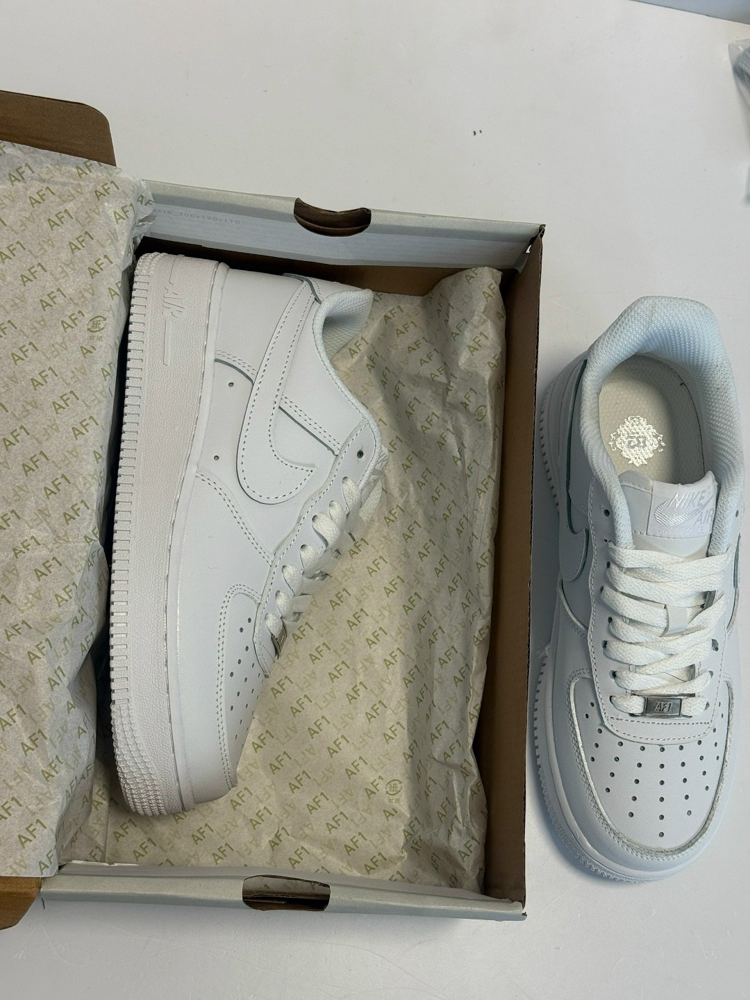 nike air force 1 low white,кеды мужские nike air force 1 nfs1 белый 40 ru,nike air force 1,nike air force 1 white,nike air force 1 low белые