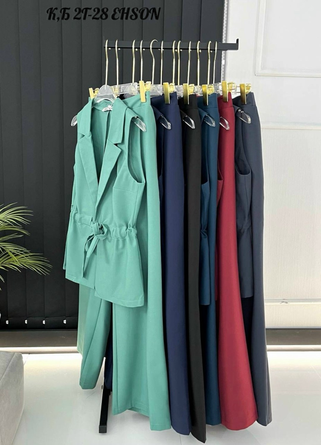 брючный костюм с жилетом женский,брючный костюм с жилеткой,брючный костюм с жилеткой женский,костюм с жилетом брючный,модный костюм