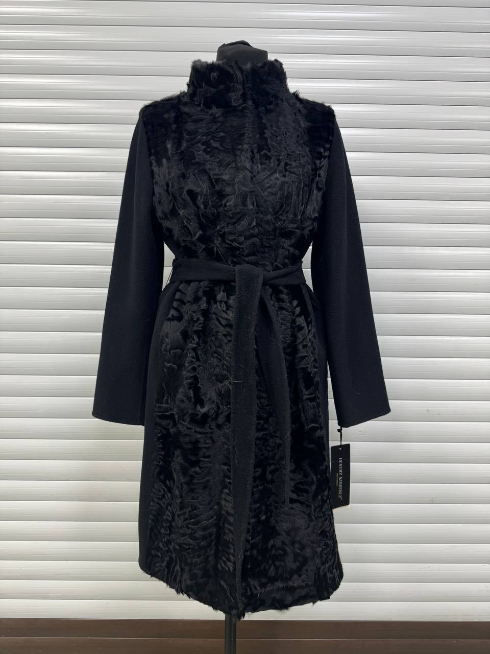 пальто из каракуля женское,шуба из каракуля,каракулевая шуба,пальто с каракулем,пальто с каракулевым воротником