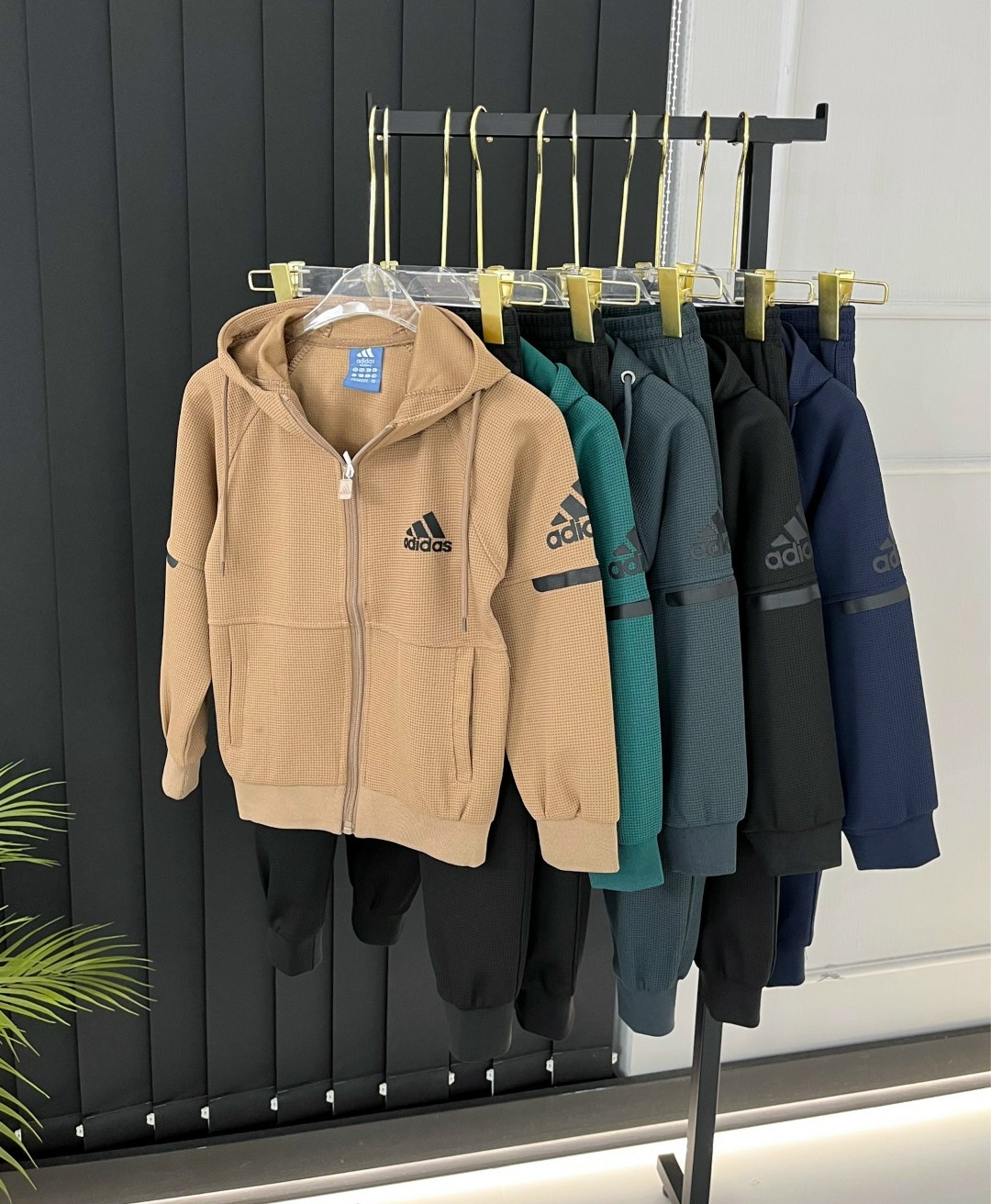 костюм adidas спортивный,спортивный костюм,костюм спортивный мужской adidas,спортивные костюмы на флисе,костюм повседневный