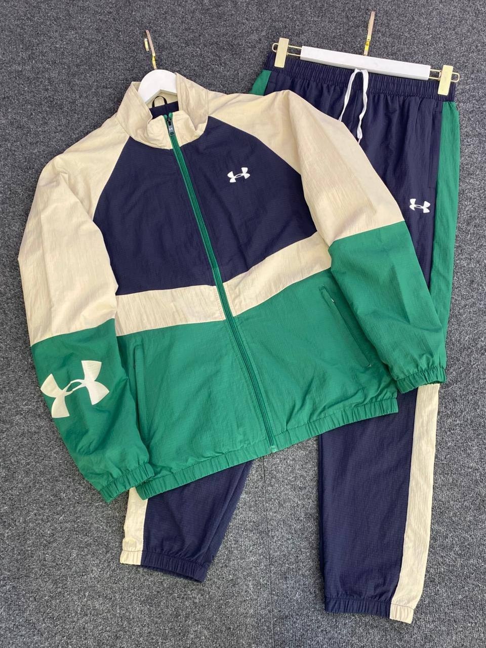 ветровка under armour,спортивные костюм,куртка спортивная,ветровка under armour ветровка