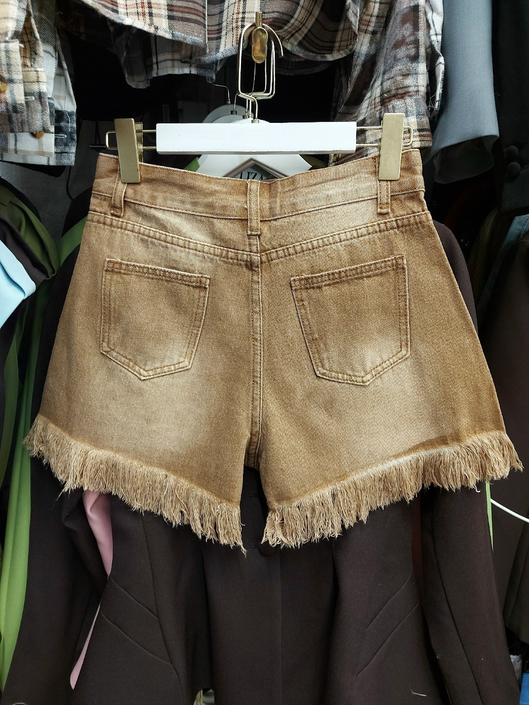 женские шорты,женские шорты джинсовые,женские джинсовые шорты с высокой талией,летние женские шорты,джинсовые шорты с бахромой