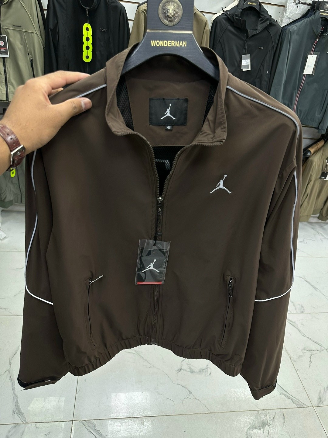 куртка спортивная,куртка,спортивные костюмы,ветровка