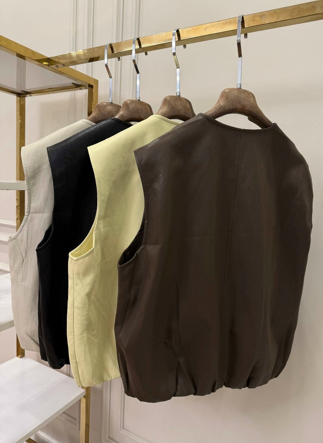 женские жилеты,жилетка женская,жилет,кожаный жилет,теплый жилет