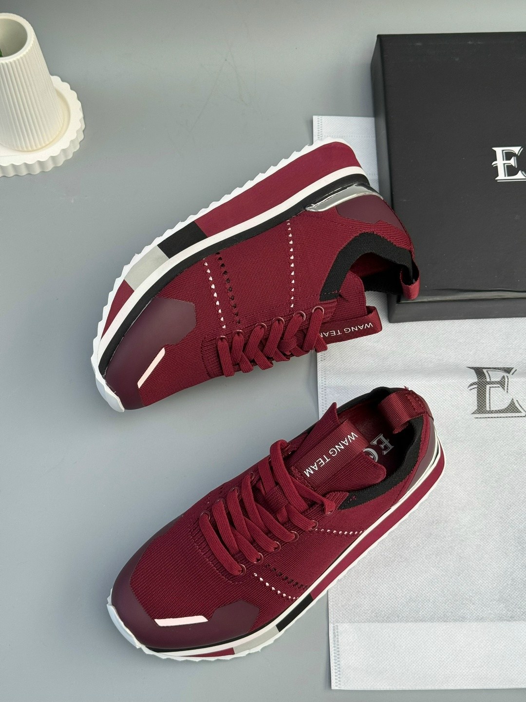 кроссовки луи витон бордовые,кроссовки,кроссовки бордовые,луи виттон кроссовки женские бордовые,женские кроссовки