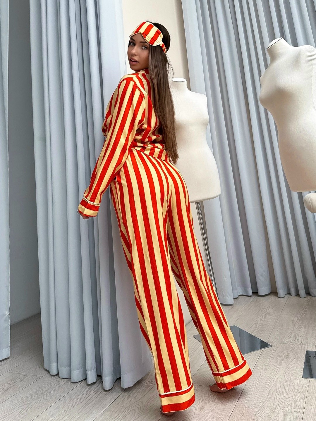 модные наряды,женские комбинезоны,пижамные костюмы,костюм в полоску