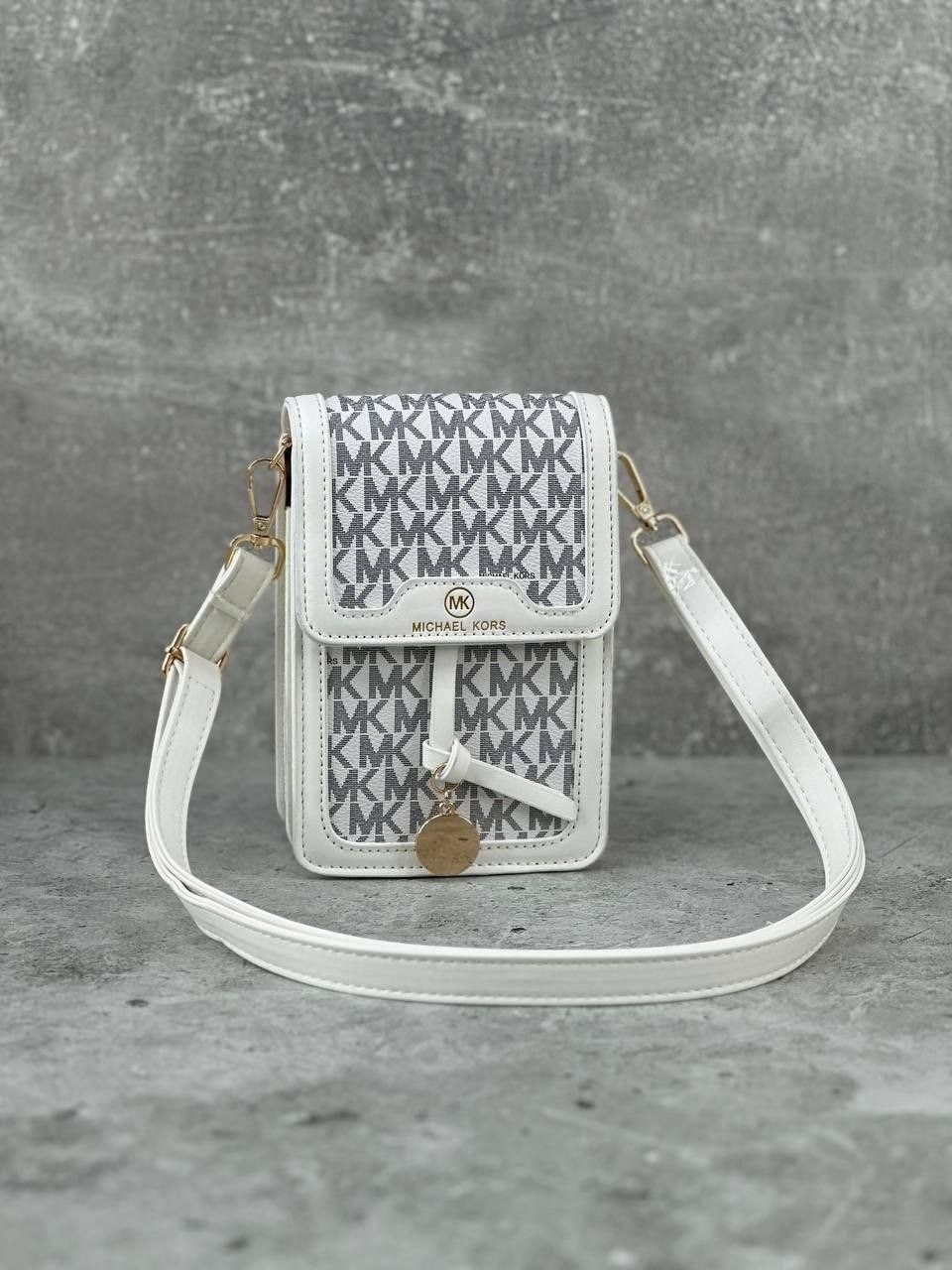 сумка michael kors кросс боди,сумка через плечо маленькая кросс,сумка через плечо маленькая кросс боди,стильная мини сумка,стильная сумка через плечо michael kors