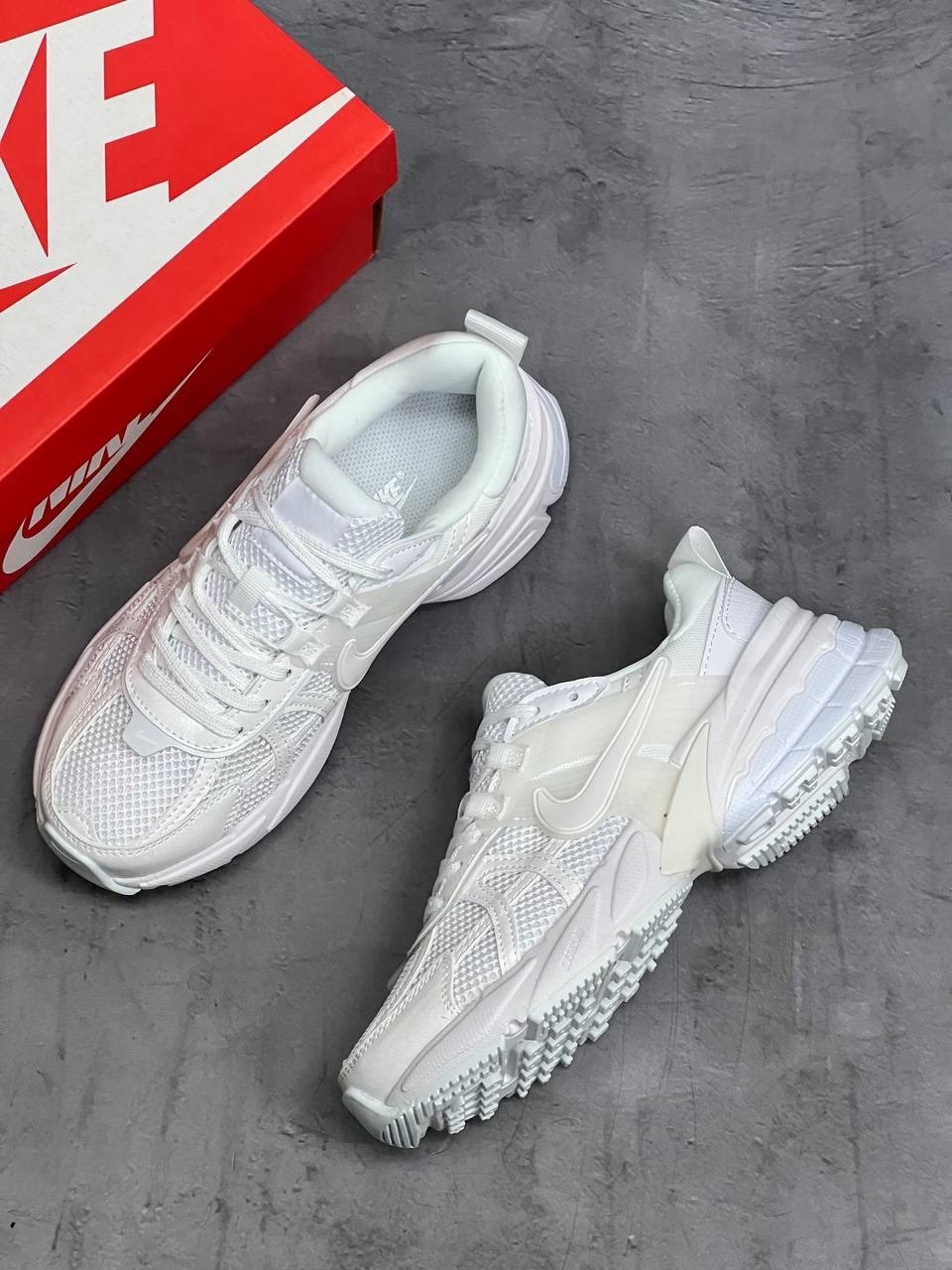 кроссовки nike,женские кроссовки nike,кроссовки,кроссовки nike v 2 k run,nike v2k run кроссовки серебристый белый