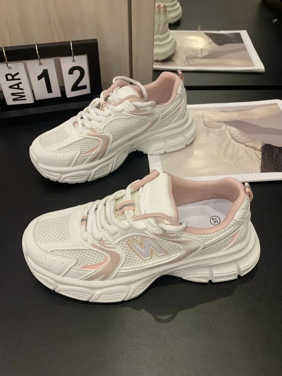 женские кроссовки,кроссовки модные,кроссовки для женщин,спортивная ,массивные кроссовки