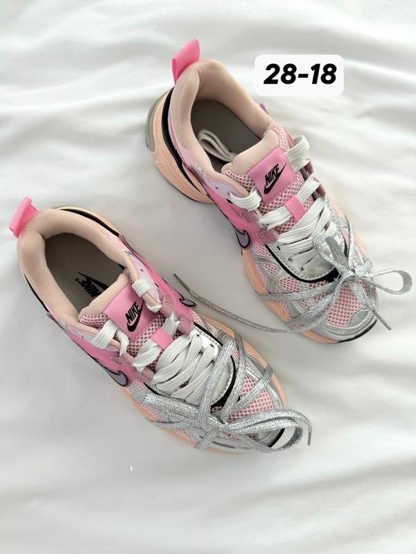 кроссовки для женщин nike initiator pink,кроссовки для бега v2k run женские с низким верхом розовые/серебристые nike,nike кроссовки для бега,кроссовки nike женские,кроссовки nike