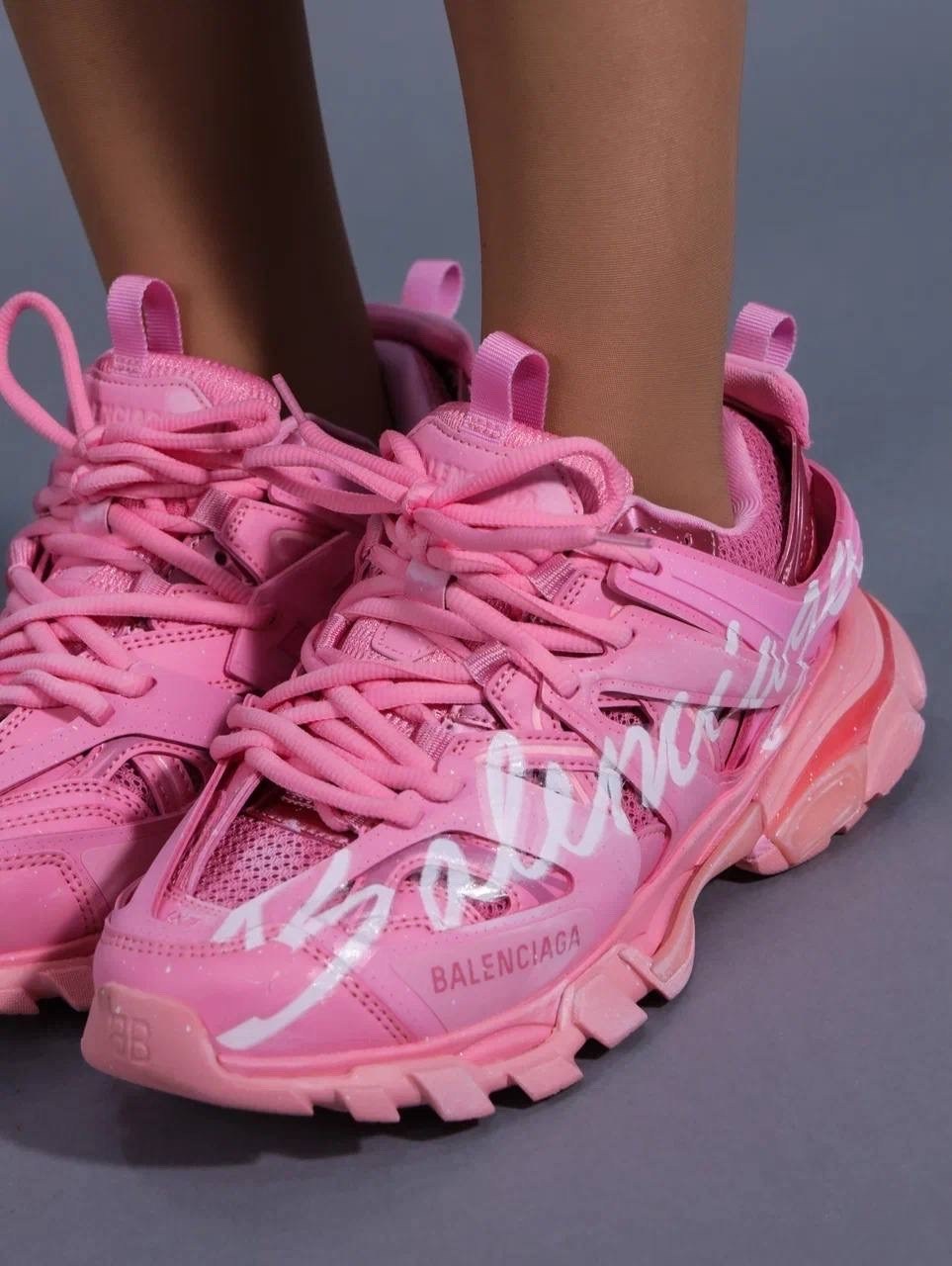 кроссовки женские balenciaga,кроссовки баленсиага трек женские,кроссовки баленсиага трек розовые,кроссовки balenciaga,женские кроссовки balenciaga track a123305 розовые