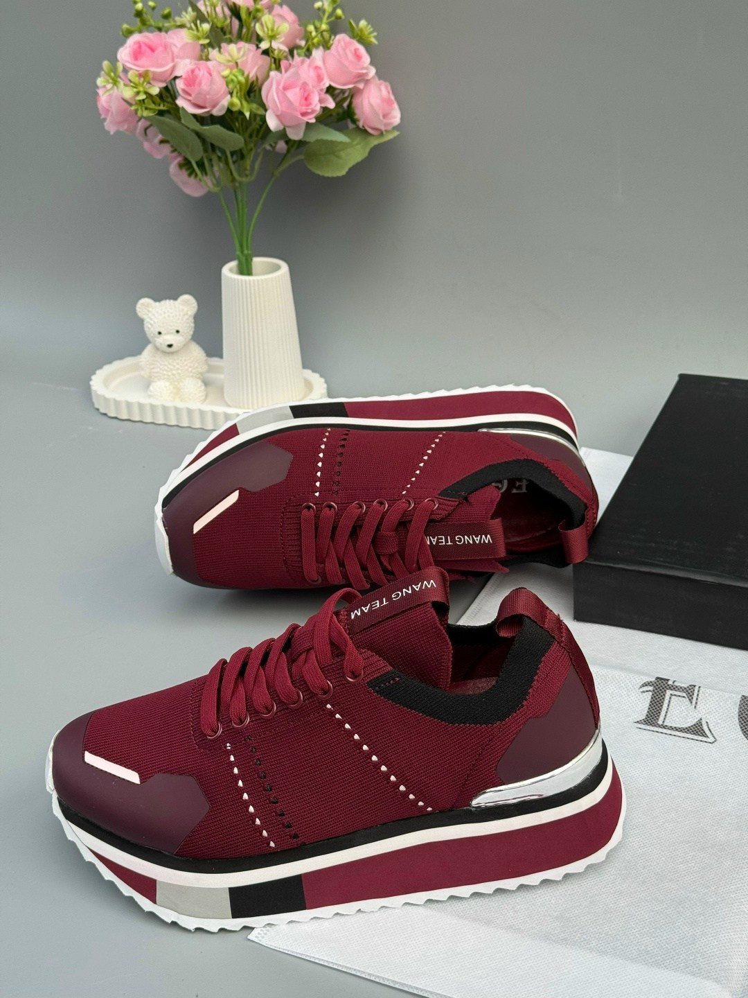 кроссовки луи витон бордовые,кроссовки,кроссовки бордовые,луи виттон кроссовки женские бордовые,женские кроссовки