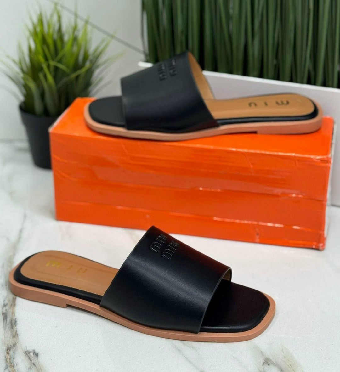 женские шлепанцы,фенди шлепанцы,шлепки фенди,шлепки женские,шлепки кожаные