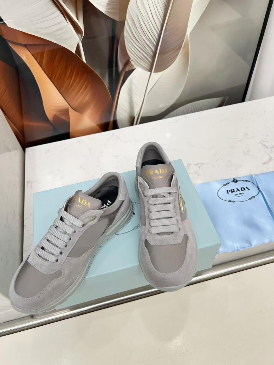 комбинированные кроссовки prada,кроссовки prada женские,,прада милано кроссовки,женские кроссовки