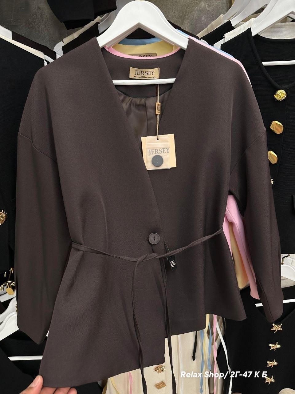 жакет,костюм с пиджаком,пиджак приталенный,пиджак женский,пиджак