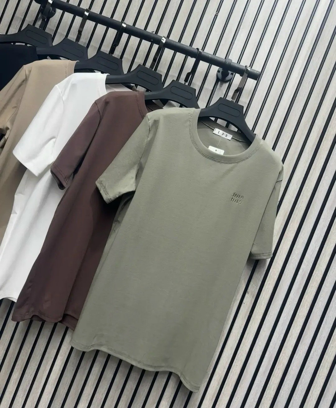 футболки женская,футболки женская оверсайз,базовая футболка женская,базовая футболка