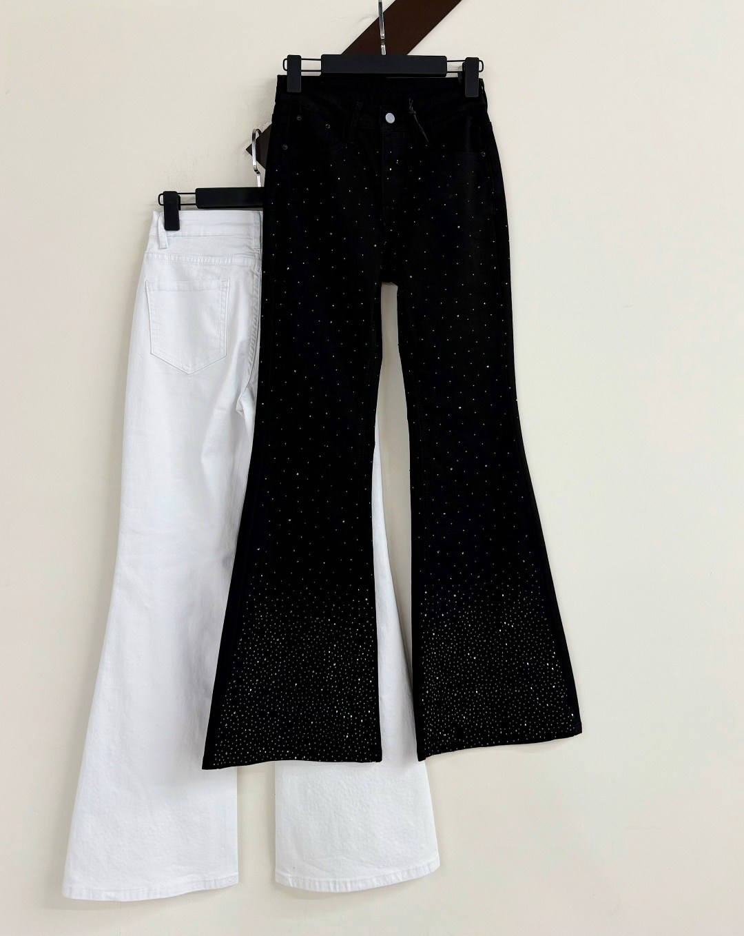 джинсы для девочек клеш,джинсы клеш женские,джинсы в стразах,женские джинсы со стразами,джинсы клеш