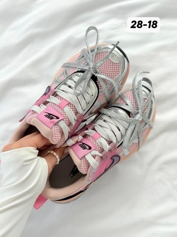 кроссовки для женщин nike initiator pink,кроссовки для бега v2k run женские с низким верхом розовые/серебристые nike,nike кроссовки для бега,кроссовки nike женские,кроссовки nike