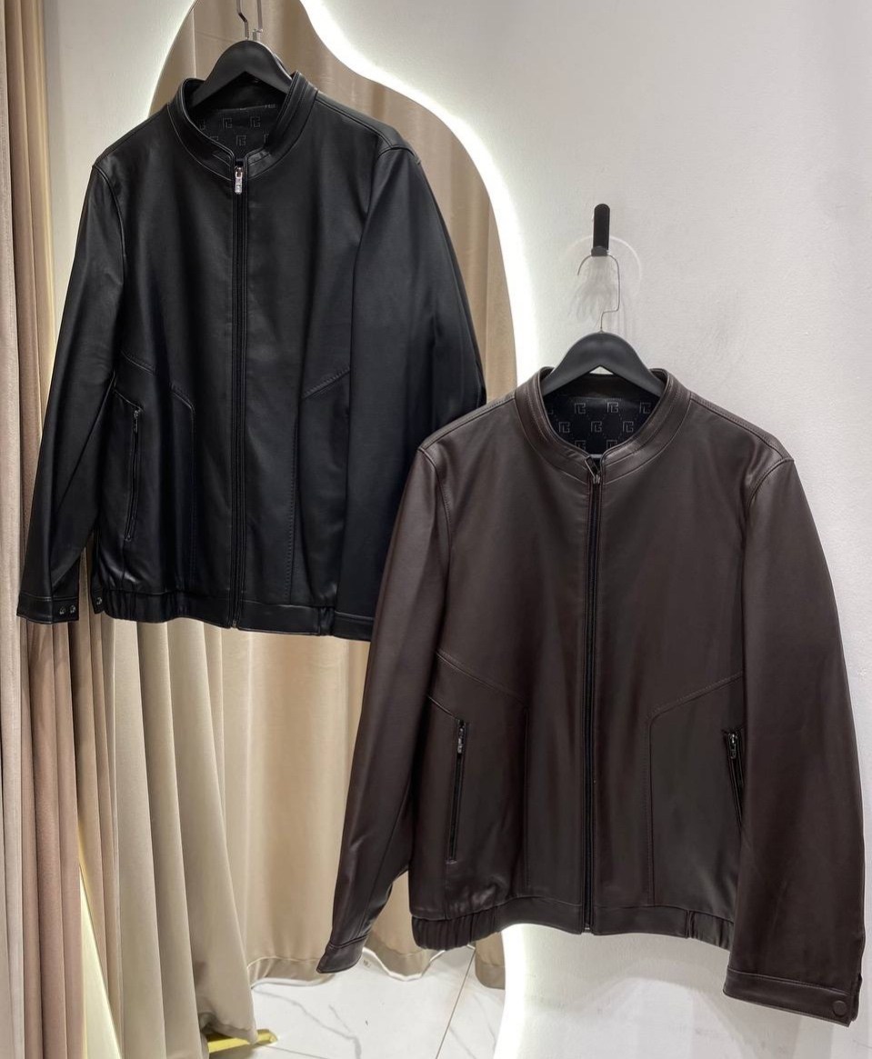 мужская кожаная куртка,кожаная куртка,мужская кожаная куртка с классическими черными брюками,men's racer jacket in black leather,мужской стиль