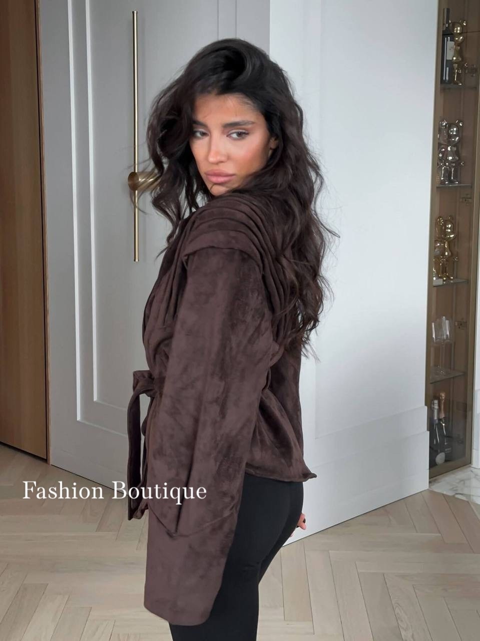 замшевая куртка,куртка замшевая женская,замшевая куртка с поясом,классическая коричневая замшевая женская куртка с поясом