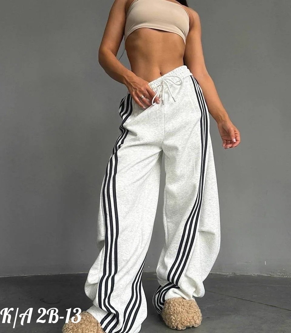 широкие штаны,спортивные штаны,спортивный стиль в одежде,женские спортивные штаны,женский спортивный костюм
