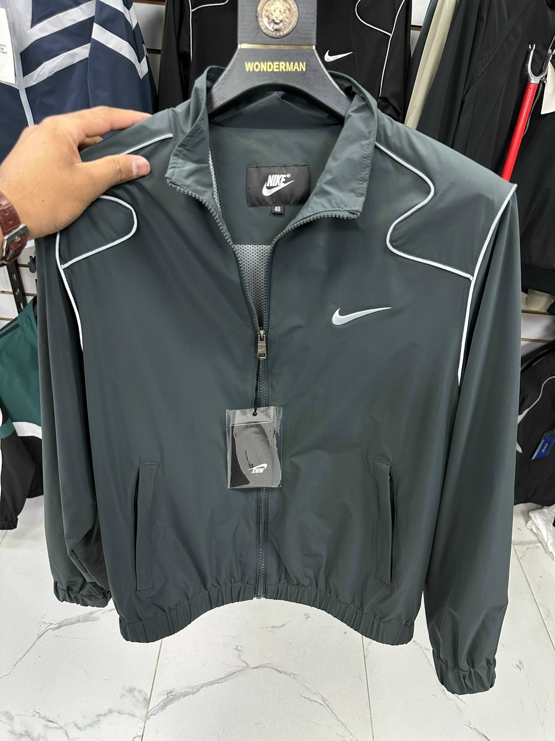 куртка спортивная,куртка,спортивные костюмы,ветровка