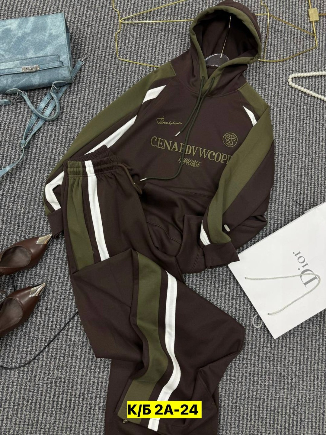 спортивные костюм,стильные спортивные костюмы,костюм спортивный женский,женские костюмы,спортивные костюмы женские томми хилфигер