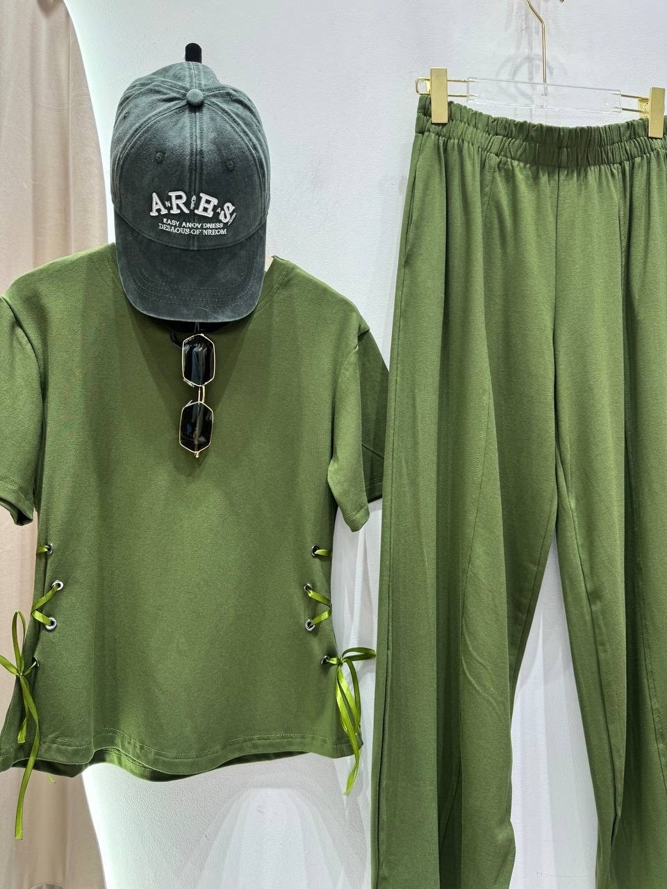 брюки палаццо зеленые,брючный костюм женский,костюм женский,костюм стильный,