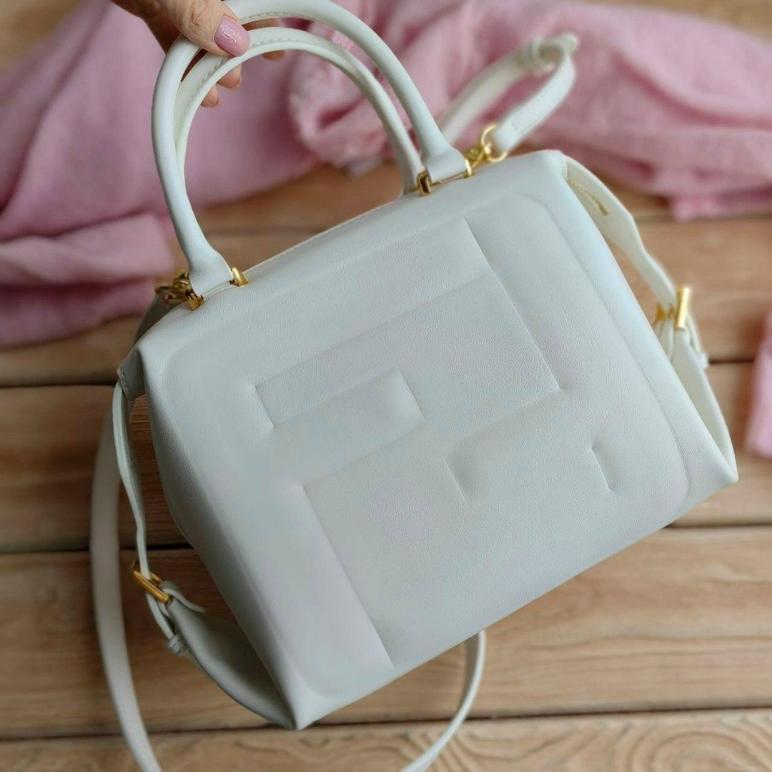 сумка,сумки женская,сумка фенди белая,модная сумка,cумка fendi