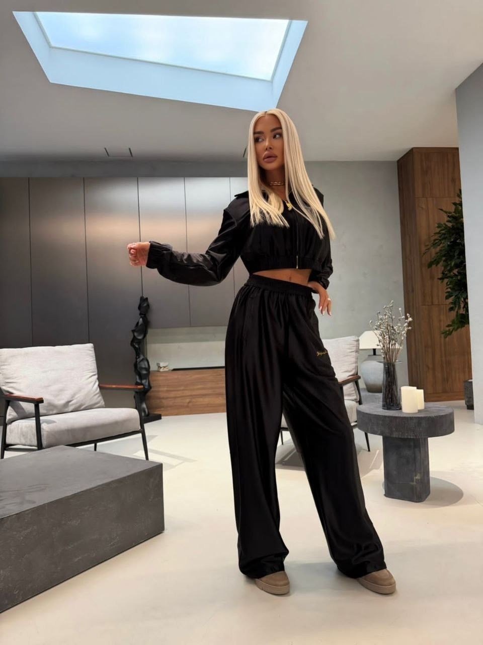 велюровый костюм,костюм велюровый женский,велюровый спортивный костюм,спортивный велюровый женский костюм,костюм из велюра