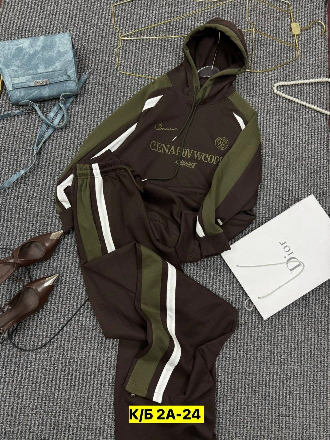 спортивные костюм,стильные спортивные костюмы,костюм спортивный женский,женские костюмы,спортивные костюмы женские томми хилфигер