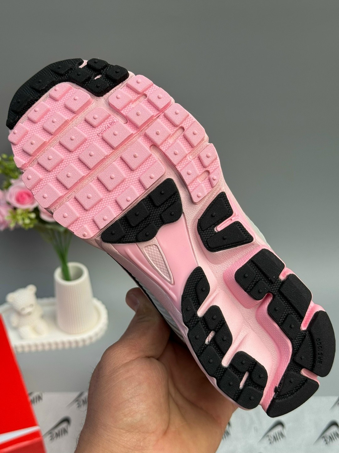 кроссовки nike zoom vomero 5,кроссовки nike air zoom vomero 5,nike zoom vomero 5,женские кроссовки nike air zoom vomero 5,кроссовки nike