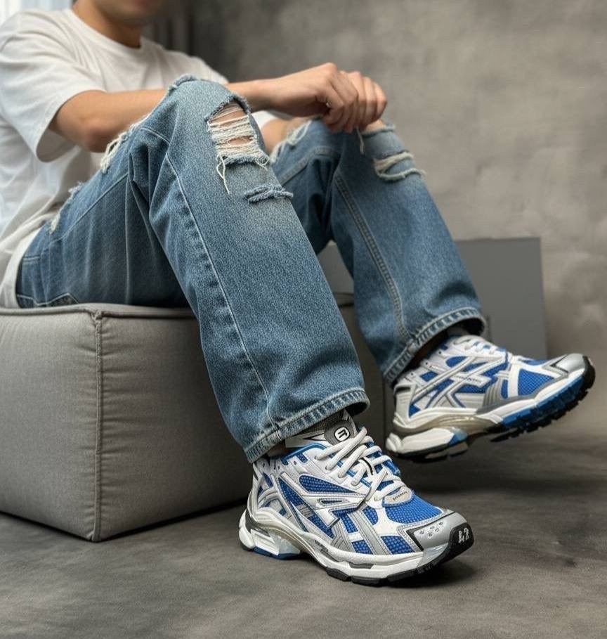 кроссовки balenciaga,бело-синие кроссовки для бега balenciaga,кроссовки женские balenciaga,кроссовки balenciaga runner,кроссовки balenciaga runner s/s 2026
