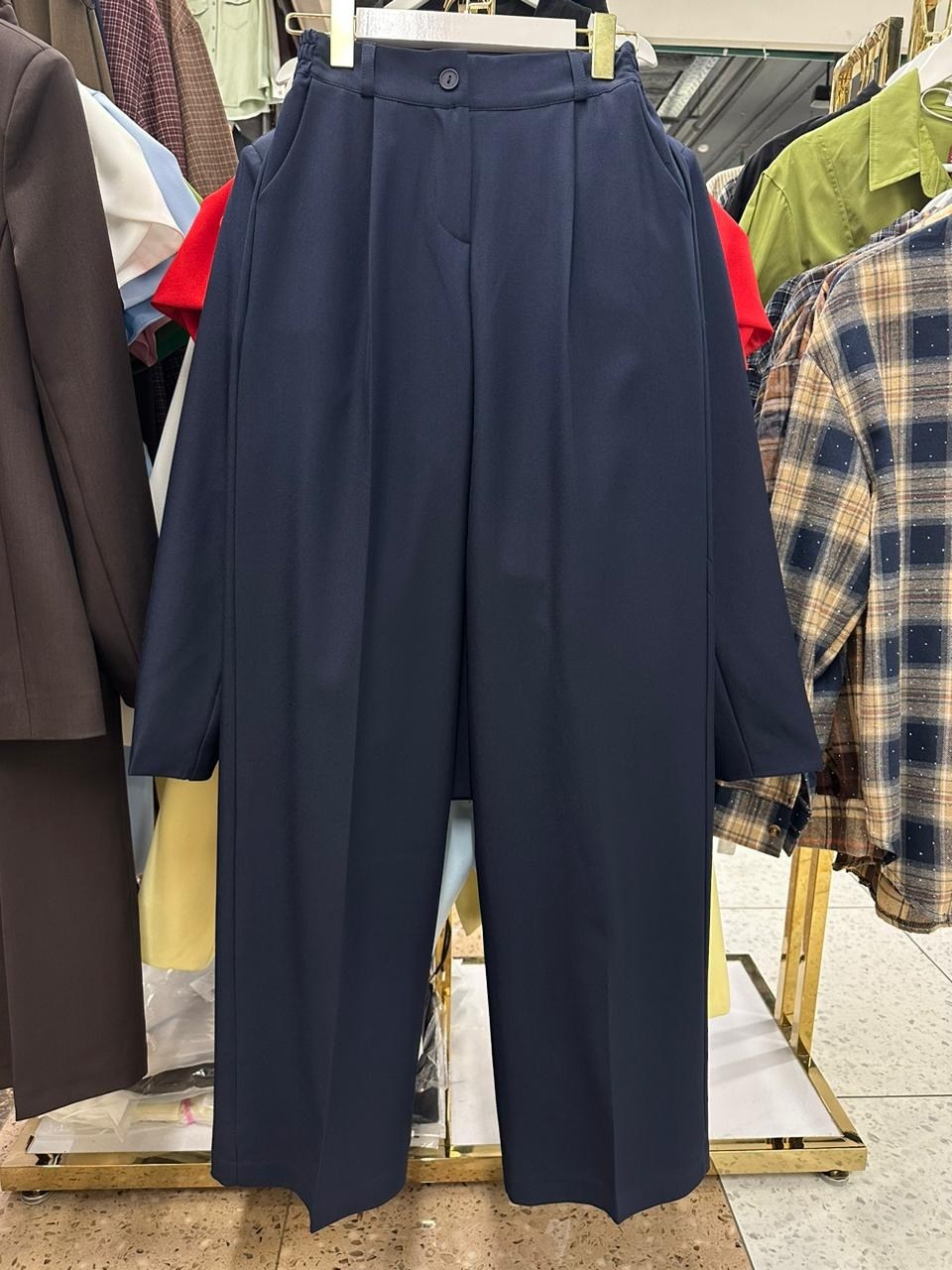 брючный костюм,белый брючный костюм,женский брючный костюм,стильные костюмы,классический костюм белый