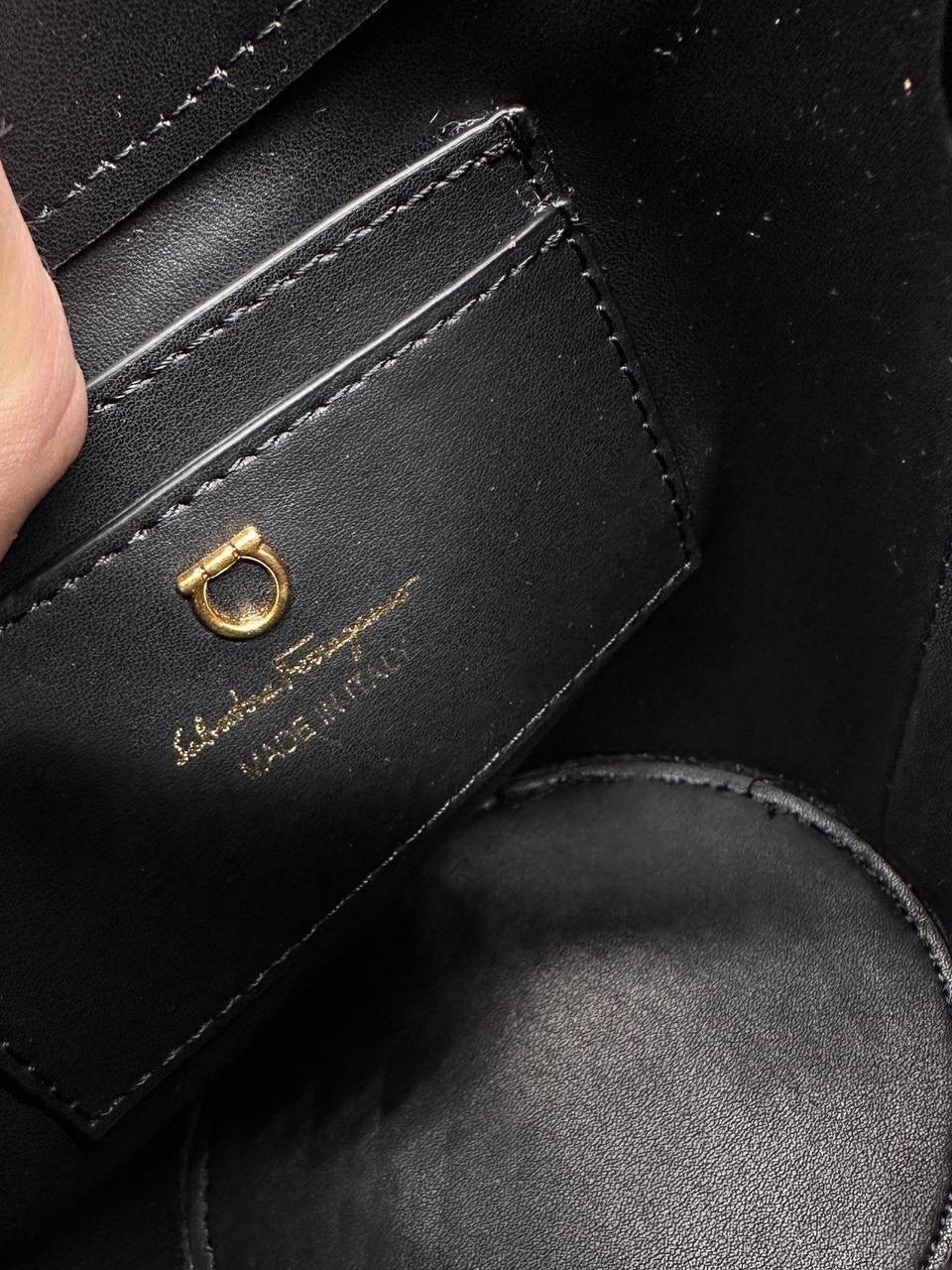 salvatore ferragamo сумка,сумка ferragamo,сумка ведро,сумка ferragamo женская цена,сумка сальваторе феррагамо черная