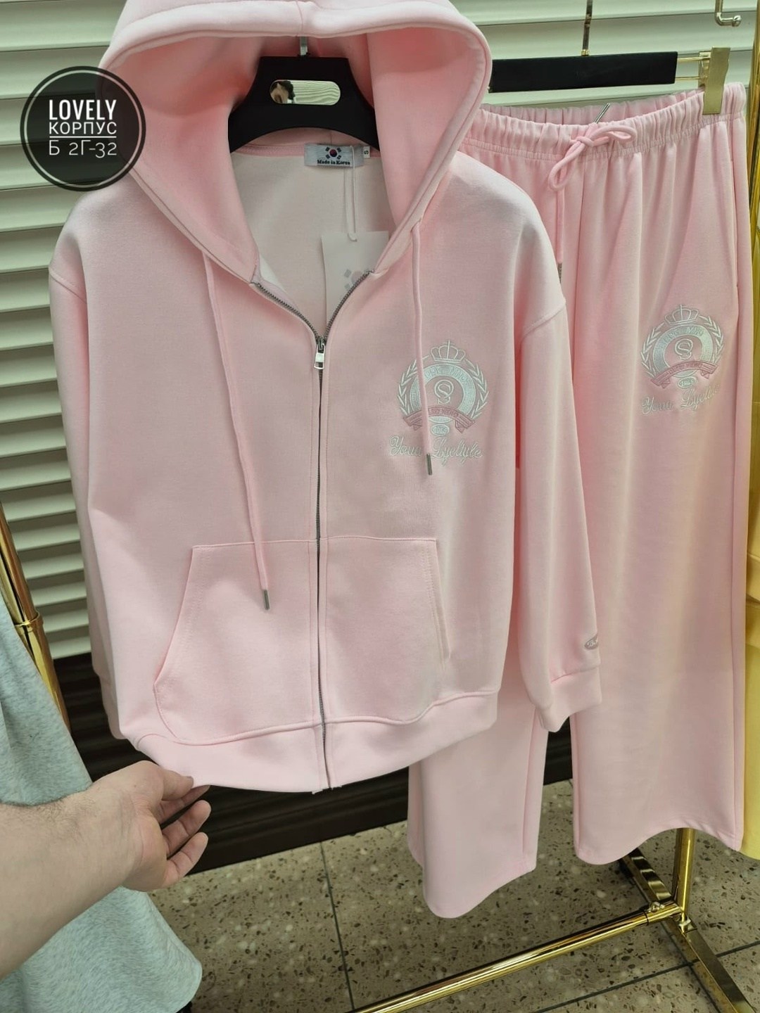 спортивные костюмы,женские спортивные костюмы,спортивный костюм с капюшоном,стильные костюмы,комплект одежды женские