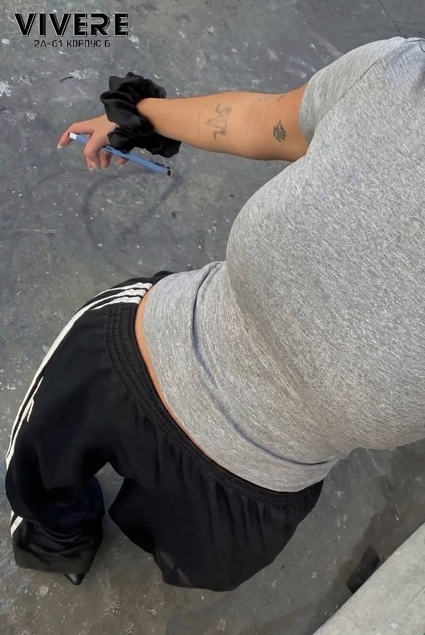 девушка,стильная девушка,футболки женская,девушка модная,базовая женская футболка