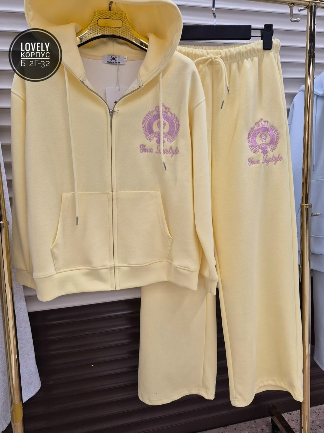 спортивные костюмы,женские спортивные костюмы,спортивный костюм с капюшоном,стильные костюмы,комплект одежды женские