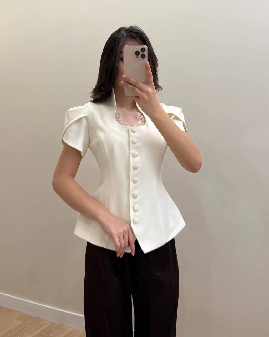 элегантные наряды,женская блузка,женские наряды,женская белая блузка