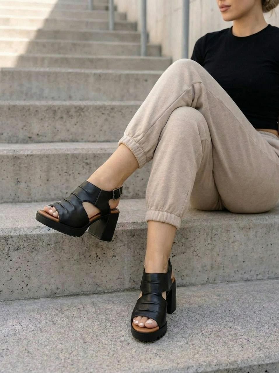 женские босоножки,босоножки платформа,модные босоножки,черные босоножки,босоножки на платформе с каблуком