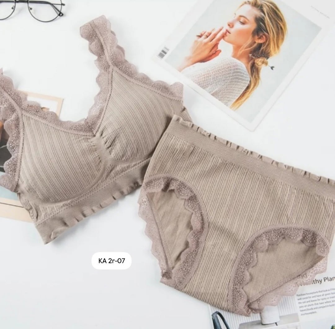 комплект женского нижнего белья,комплект нижнего белья,комплект белья женский,комплект нижнего белья белый,комплект нижнего белья женский бесшовное