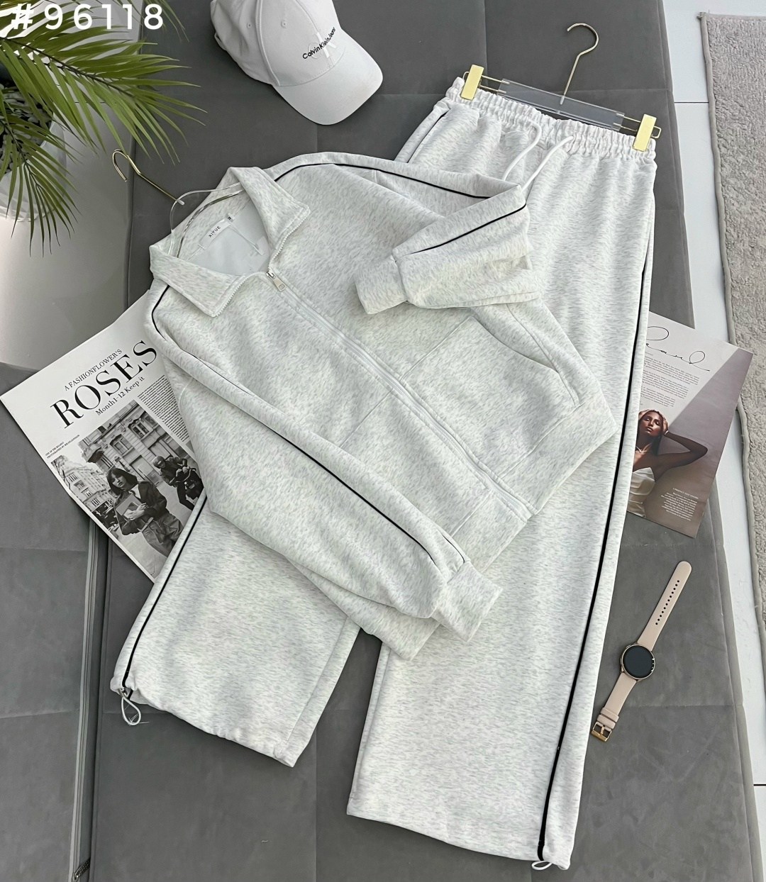 женский спортивный костюм,женский костюм,спортивный костюм,костюм,олимпийка на молнии с лампасами шоколадного цвета